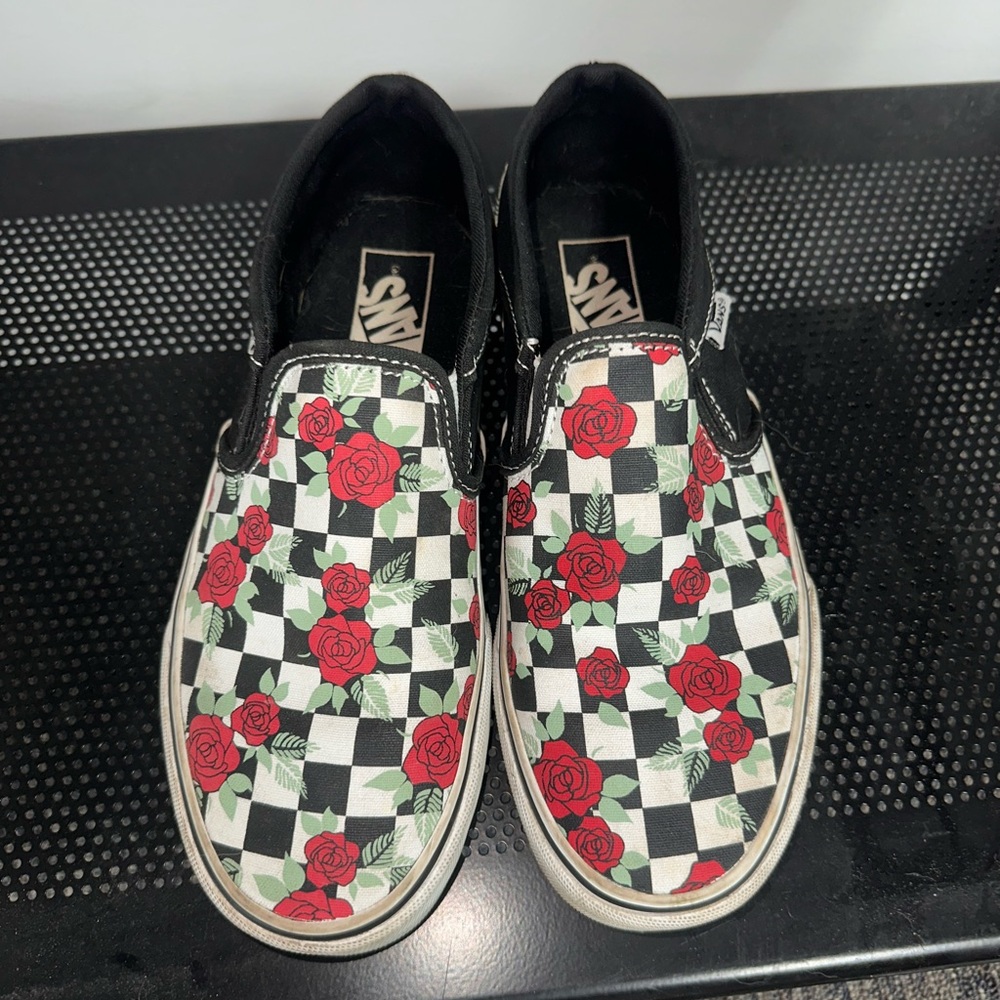 🖤🥀 Rose and Checkered Vans 🥀🖤